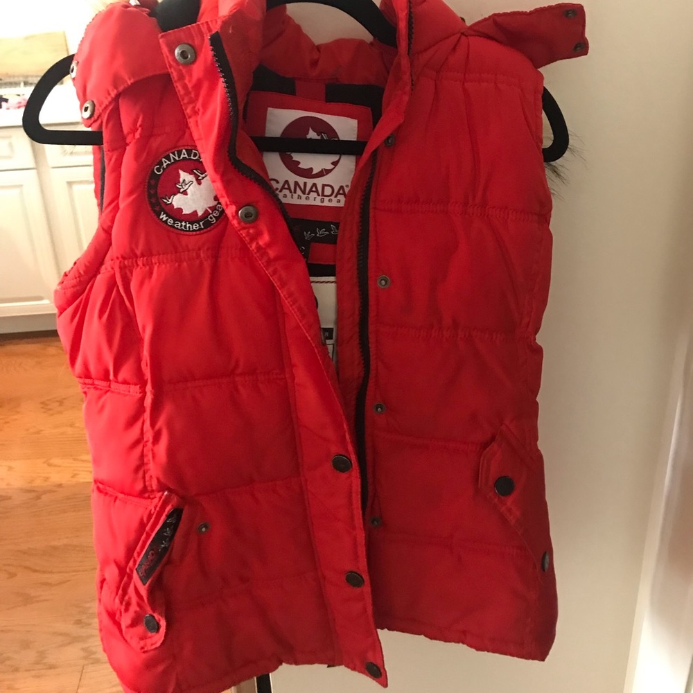 Canada vest